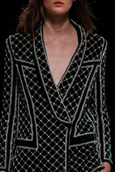 Look 15